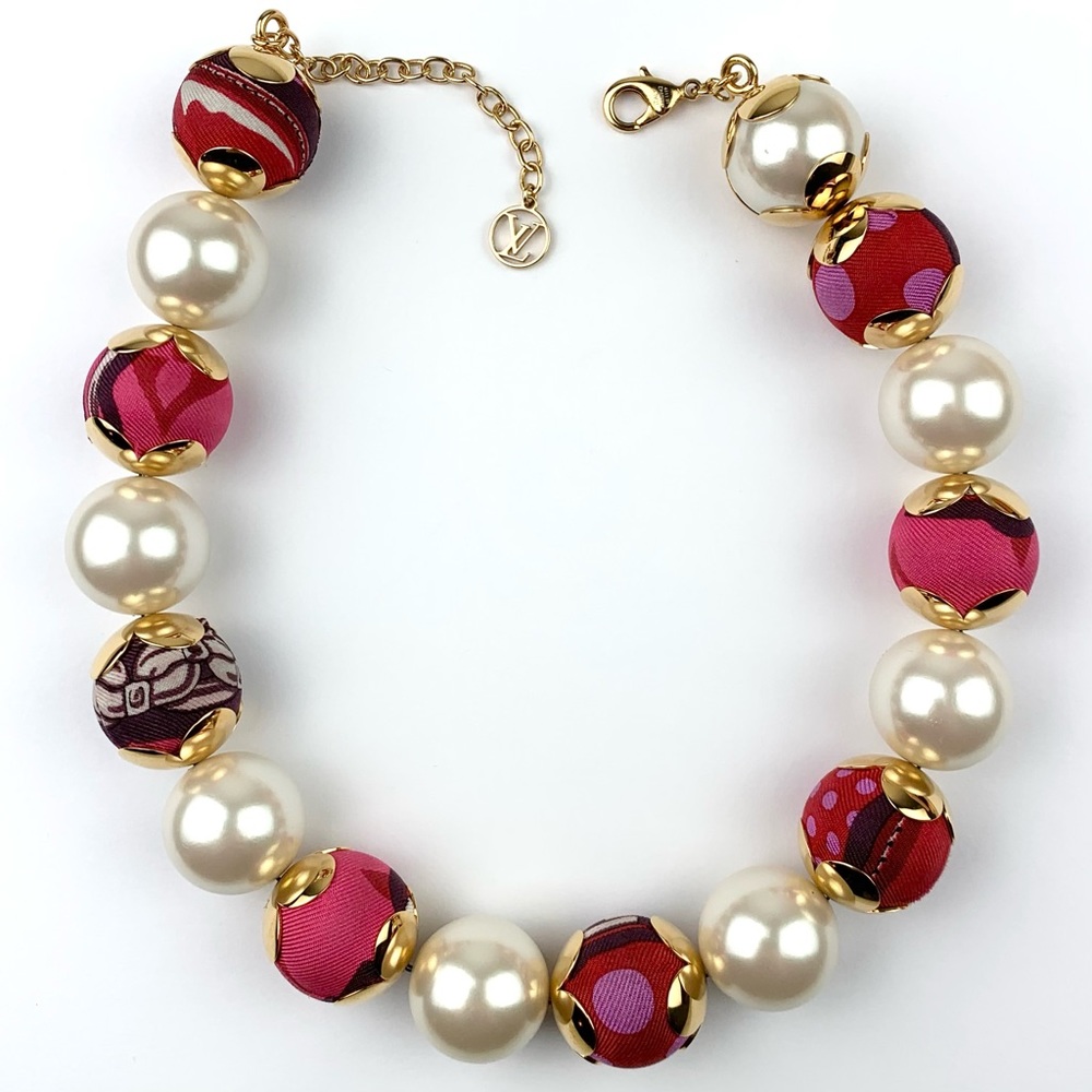 Louis Vuitton “Be Mindful” Necklace - Picture 2 of 9